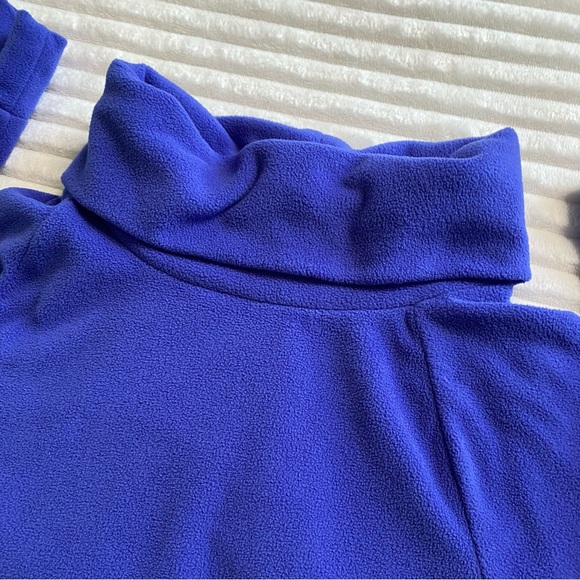 Sweater - Picture 3 of 4